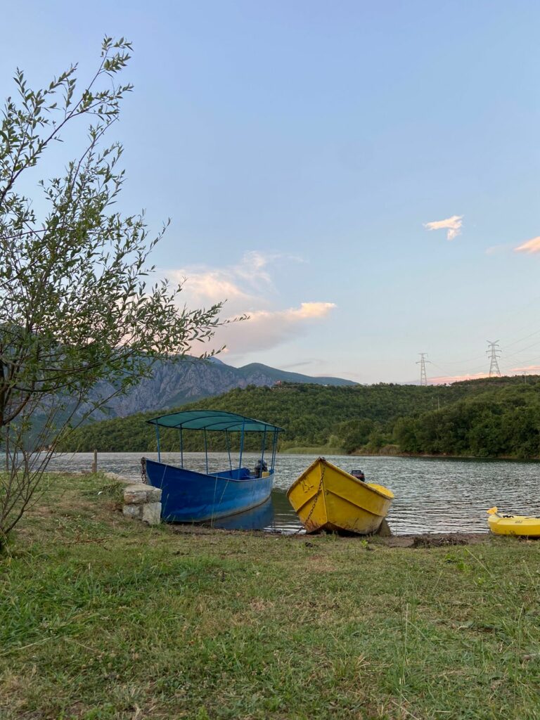 lake-campsite